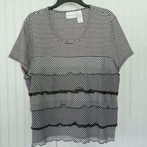 NWOT Alfred Dinner B/W Ruffle Top